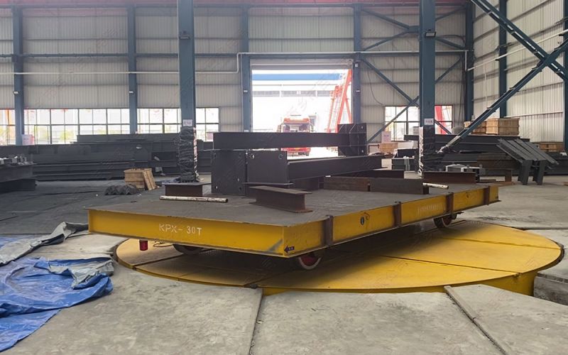 工業(yè)過跨轉(zhuǎn)運(yùn)場景中，有軌道平板車優(yōu)勢明顯